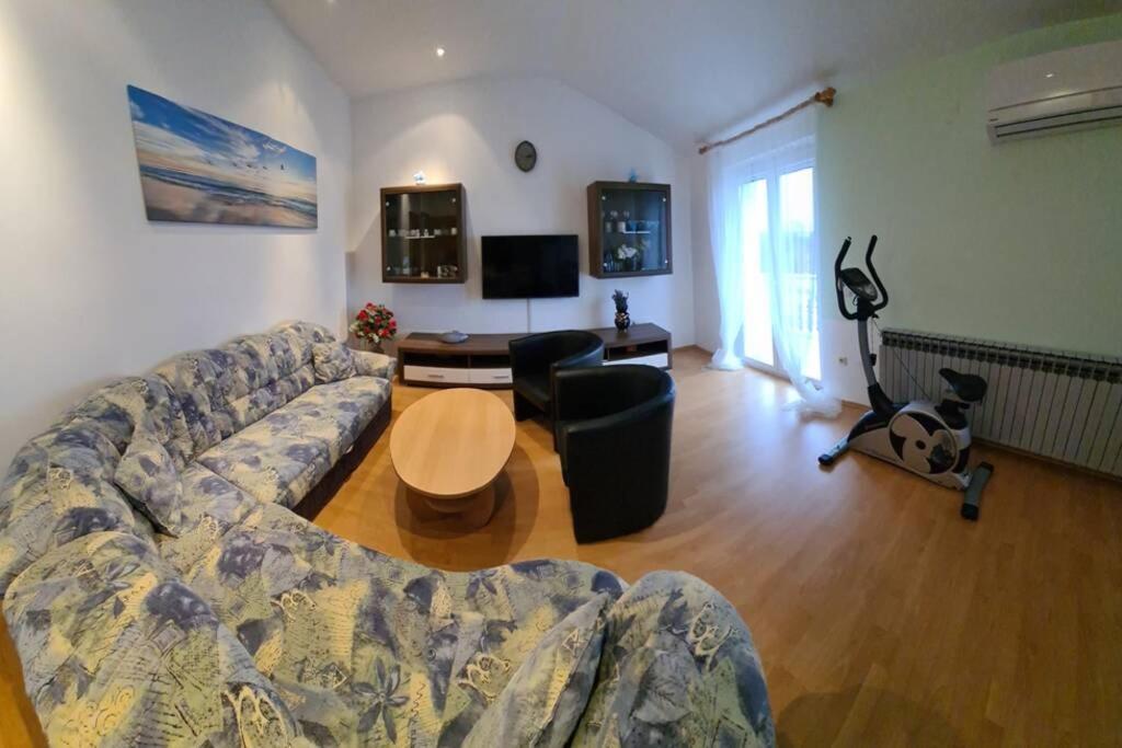 Mitros Apartment มาลินสกา ภายนอก รูปภาพ